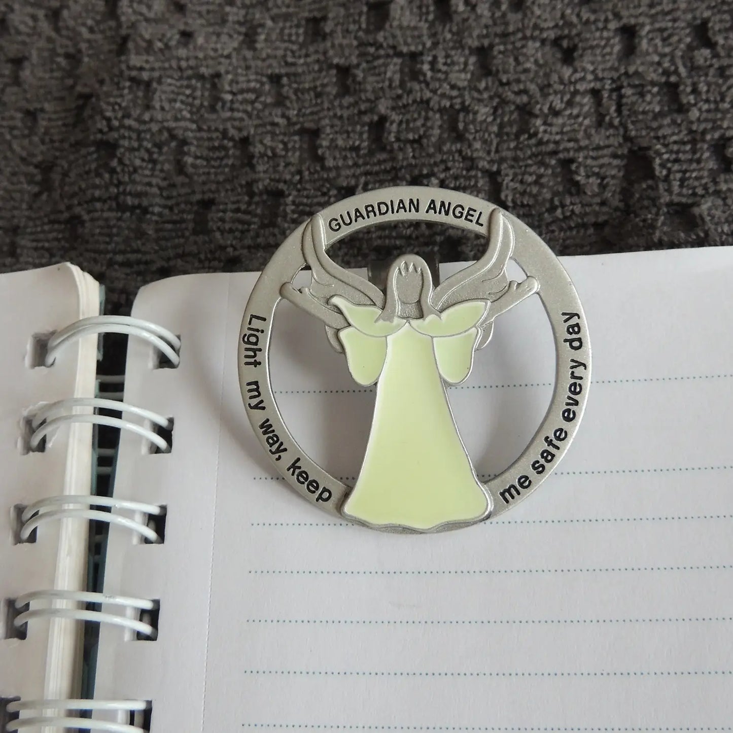 Glow-in-the-dark Angel Visor Clip